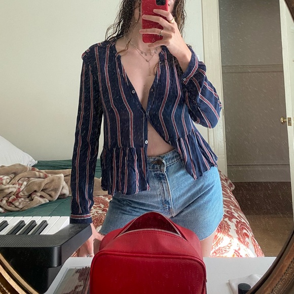 Hollister button up top - Picture 5 of 5